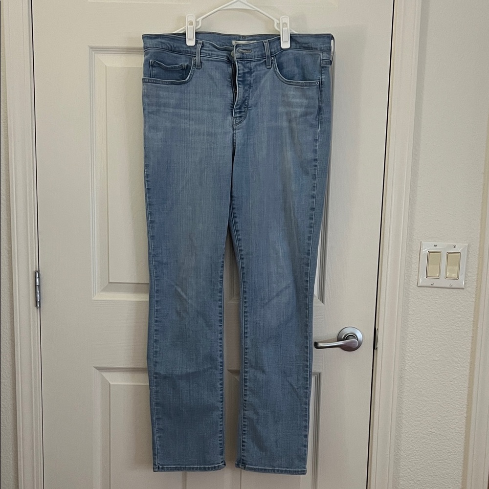 Straight Leg Women’s Jeans in Light Blue